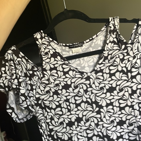 BLACK & WHITE DRESS - Picture 4 of 4